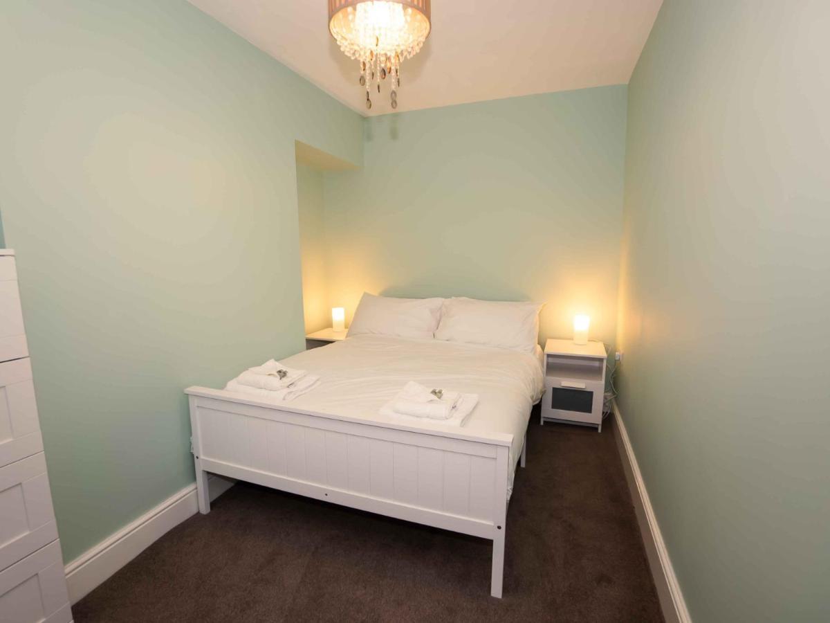 Pass The Keys Newly Renovated 2 Bedroom Apartment And Free Parking Scarborough Extérieur photo